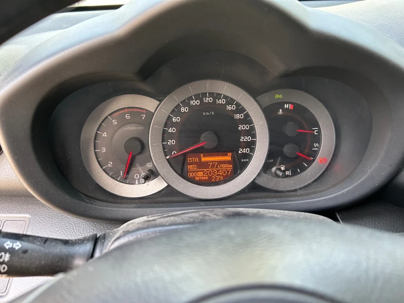 Toyota Rav4 2, 2, снимка 4 - Автомобили и джипове - 52331855