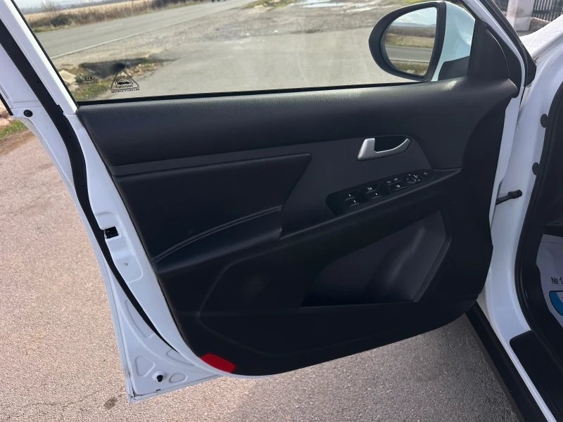 Kia Sportage 1.7, снимка 10 - Автомобили и джипове - 52872191