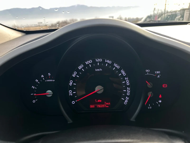 Kia Sportage 1.7, снимка 14 - Автомобили и джипове - 52872191