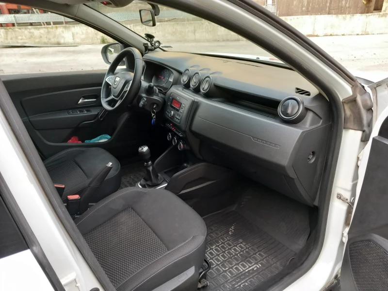 Dacia Duster, снимка 11 - Автомобили и джипове - 53594251