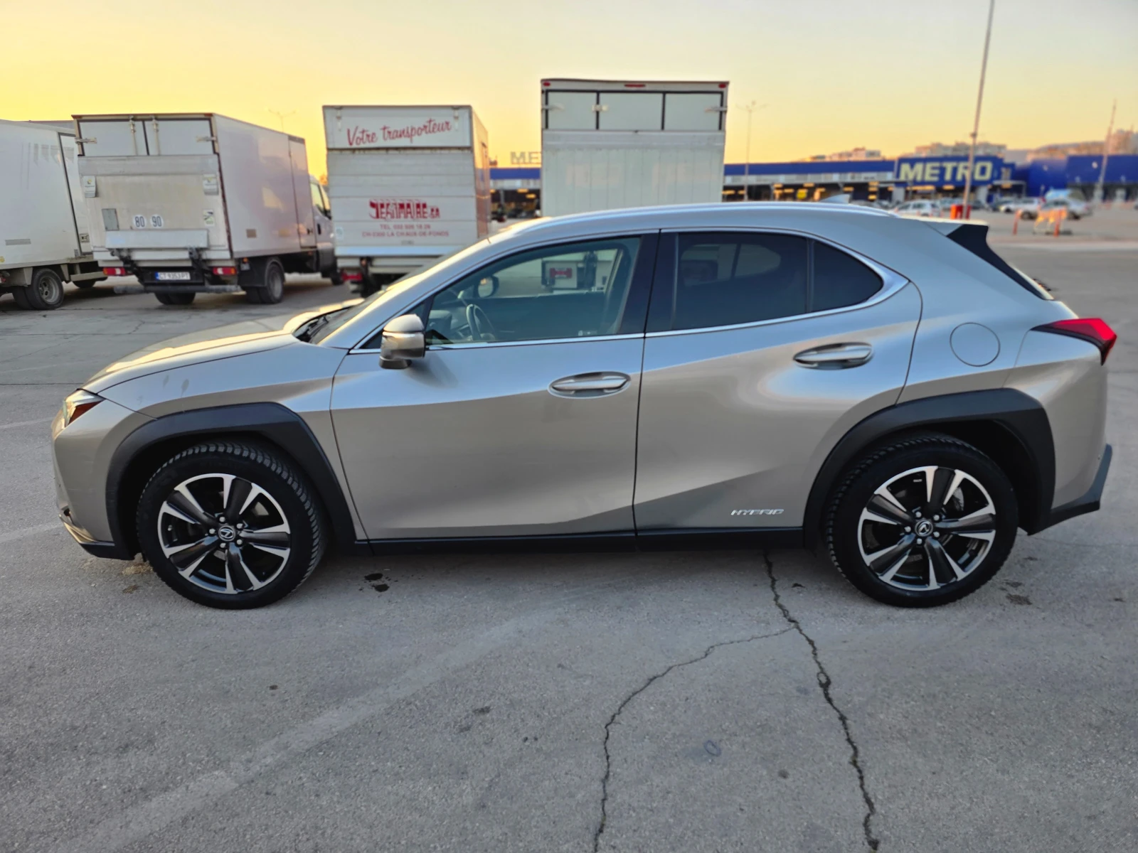 Lexus UX 250h хибрид - изображение 5