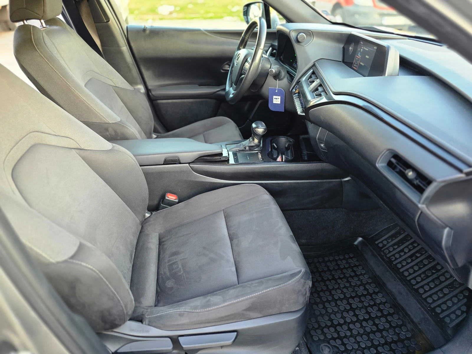 Lexus UX 250h хибрид - изображение 8