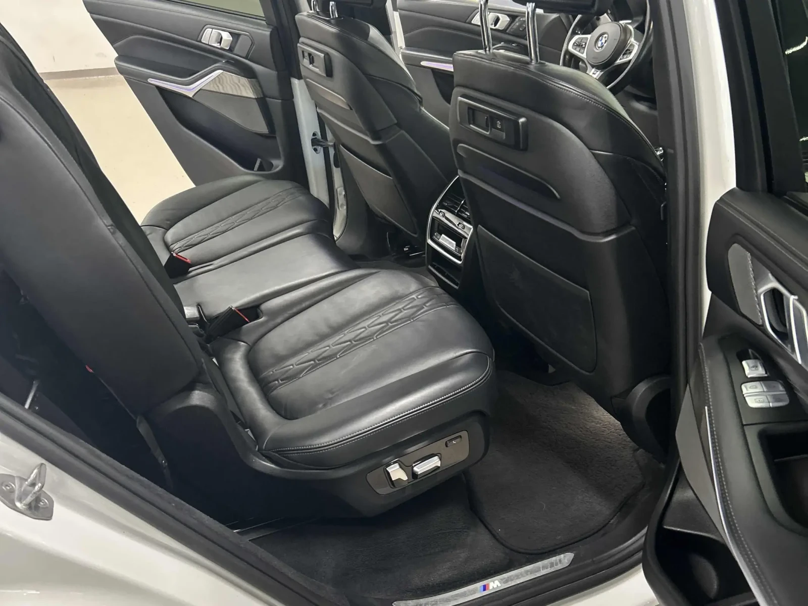 BMW X7 M50i * 7 МЕСТА * ПАНОРАМА * CARFAX * АВТО КРЕДИТ *, снимка 11 - Автомобили и джипове - 54859868