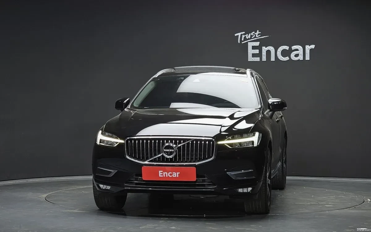 Volvo XC60 2.0 D5 Inscription, снимка 3 - Автомобили и джипове - 55013730
