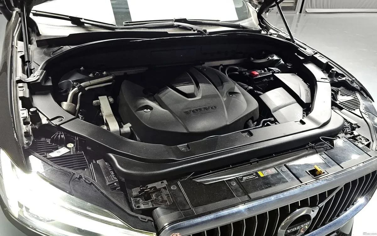 Volvo XC60 2.0 D5 Inscription, снимка 5 - Автомобили и джипове - 55013730