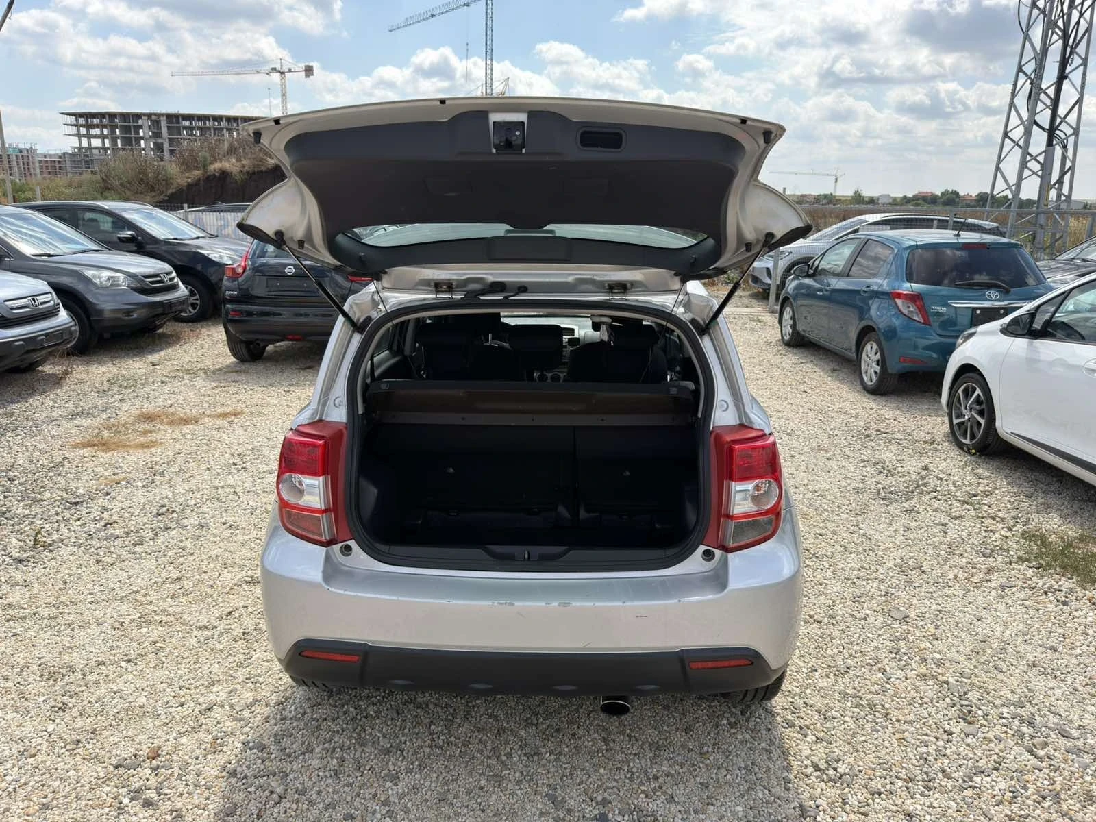 Toyota Urban Cruiser 1.3 Dual VVT-i, снимка 8 - Автомобили и джипове - 55156981