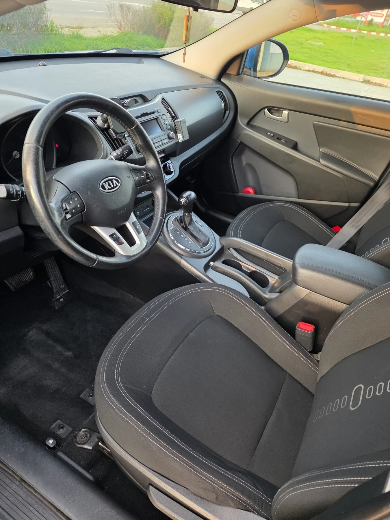 Kia Sportage 2.0TDI, снимка 11 - Автомобили и джипове - 55252863