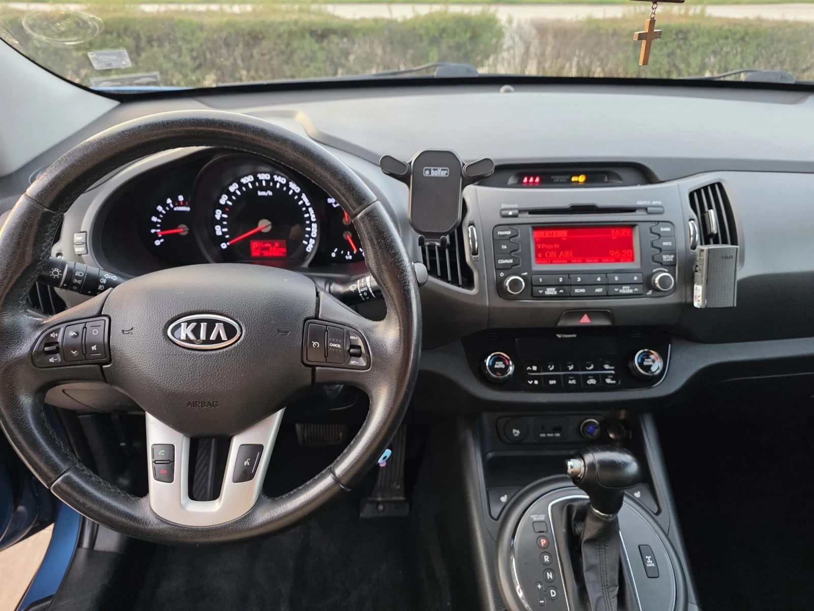 Kia Sportage 2.0TDI, снимка 8 - Автомобили и джипове - 55252863