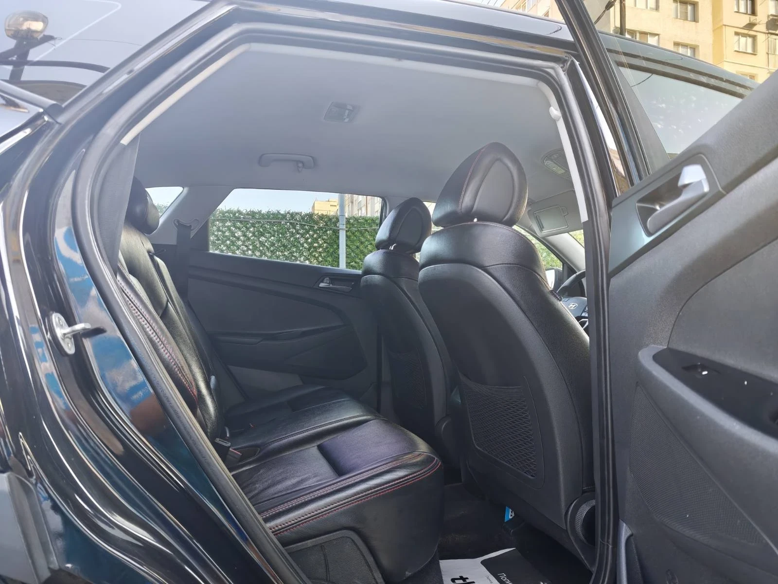 Hyundai Tucson 1.6 бензин 132 к. с. , снимка 15 - Автомобили и джипове - 55367826
