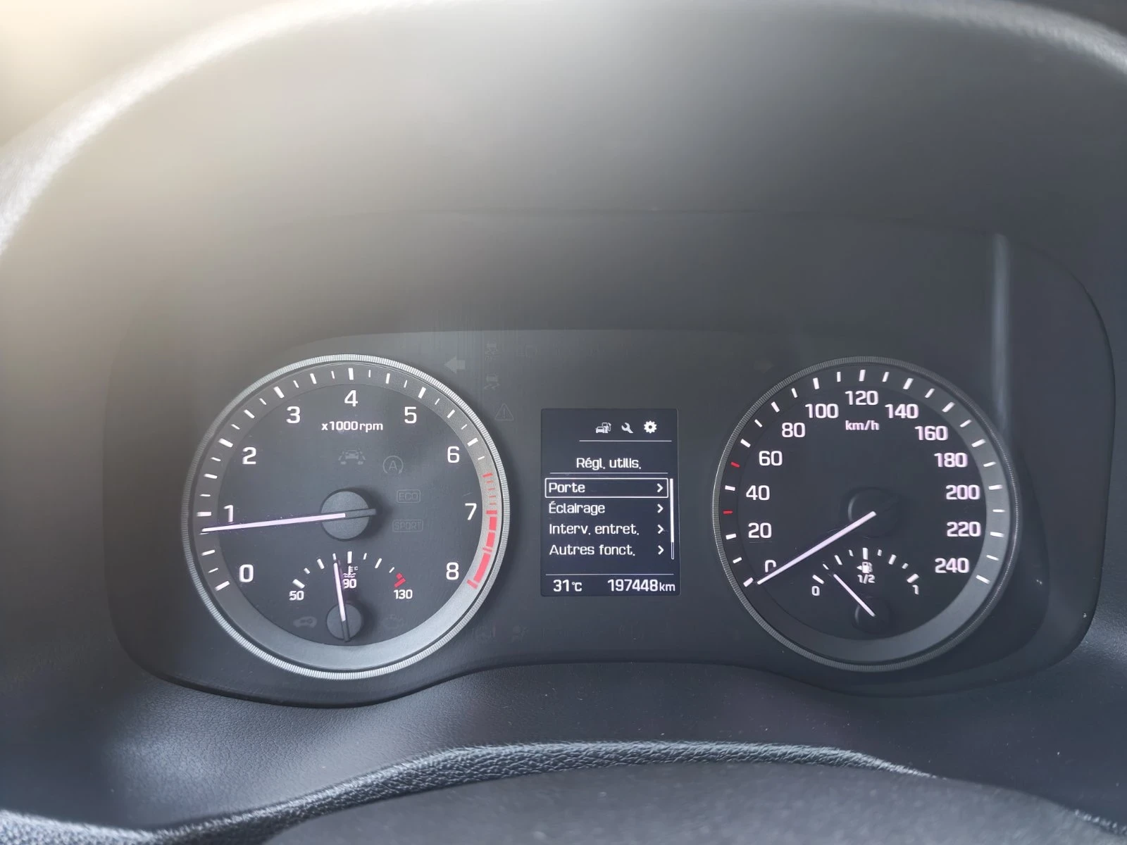 Hyundai Tucson 1.6 бензин 132 к. с. , снимка 14 - Автомобили и джипове - 55367826