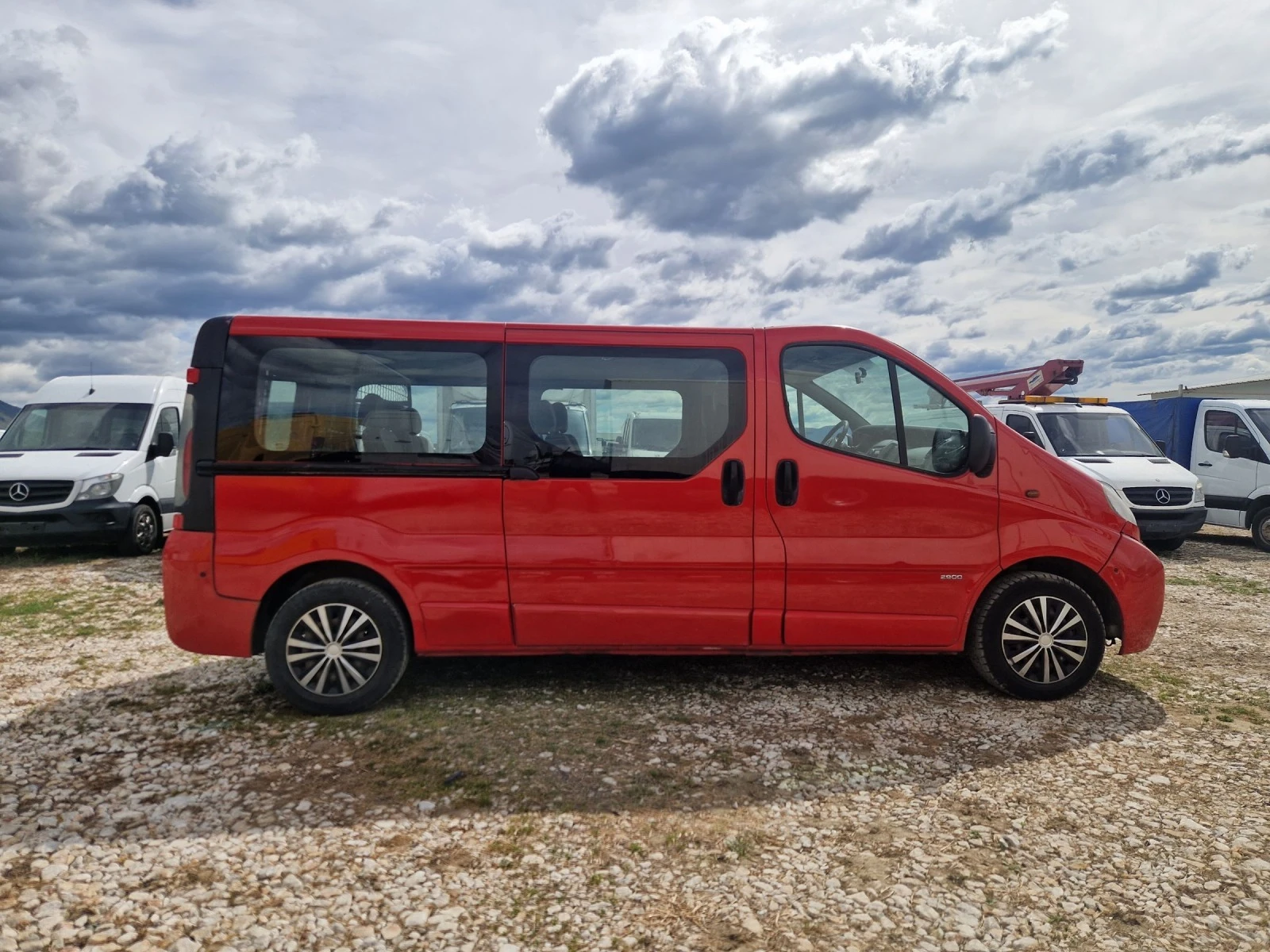 Opel Vivaro 1.9 tdci /// 8+1 maxxi - изображение 4