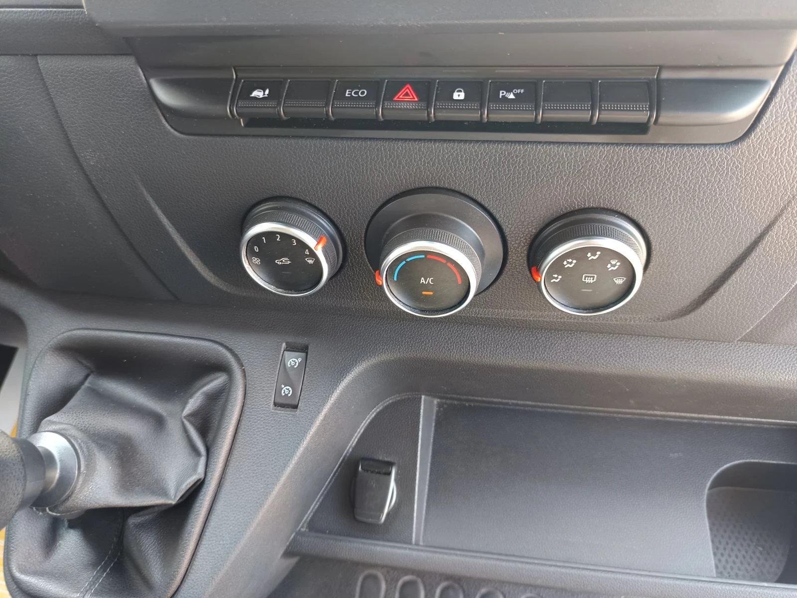 Renault Master 2.3dCi/136к.с./L2H2/ХЛАДИЛЕН, снимка 14 - Бусове и автобуси - 55786224