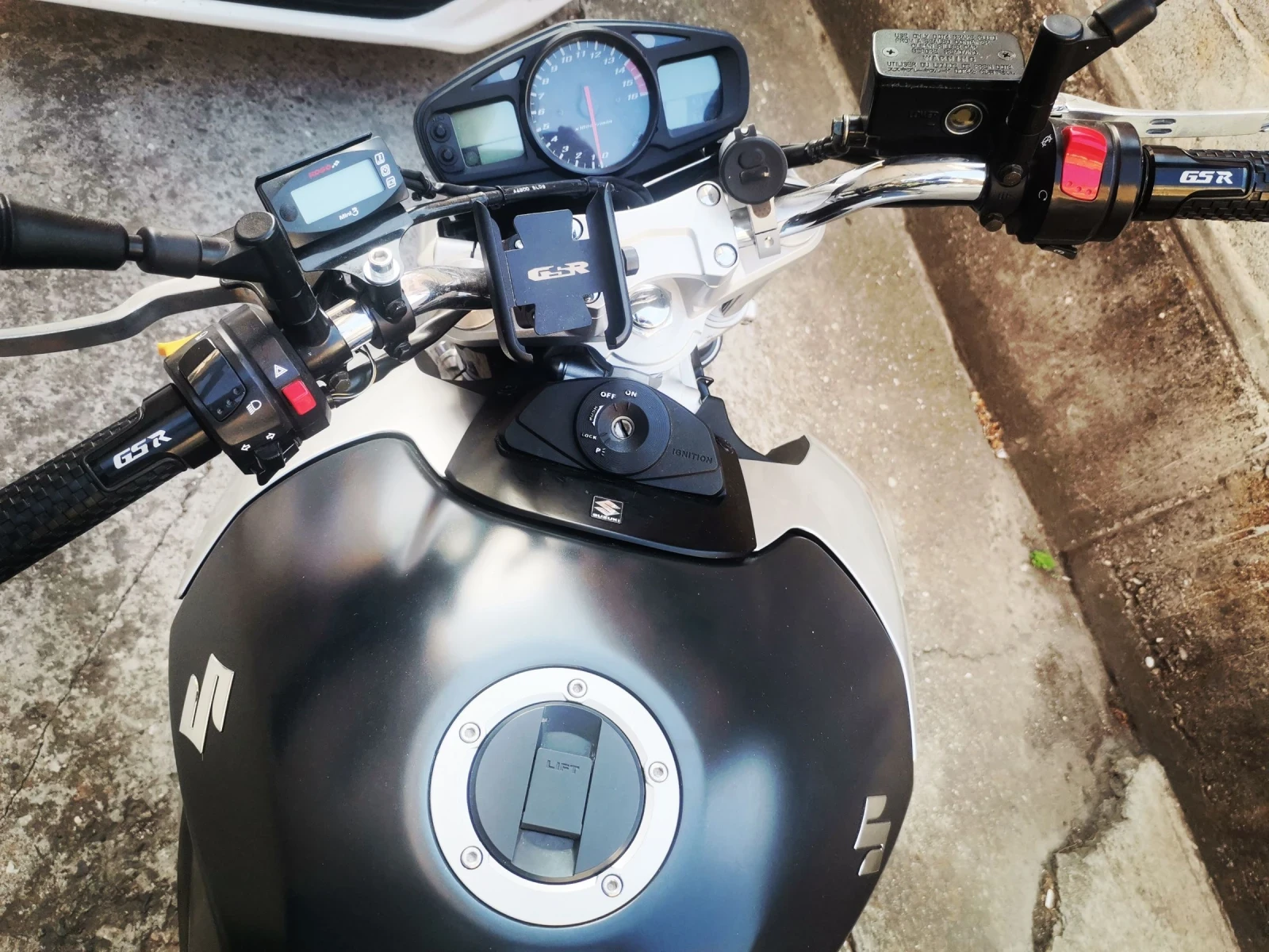 Suzuki Gsr 600 - изображение 2