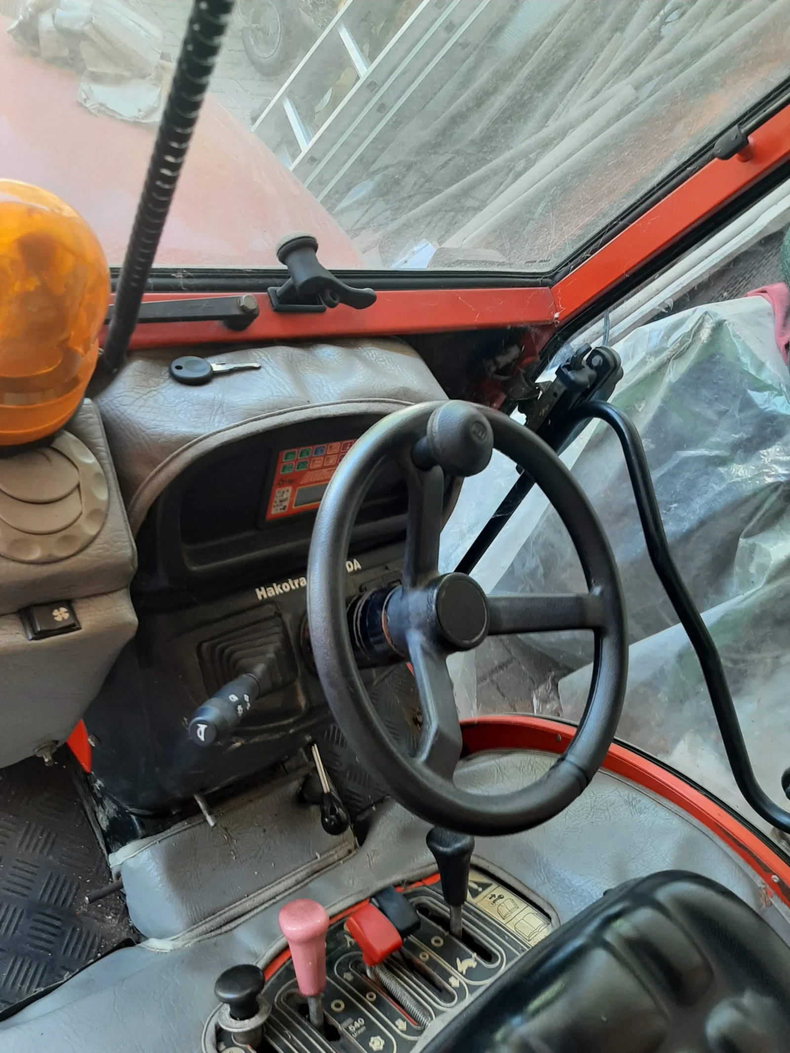 Друг вид Внос HAKOTRAC 1700 DA, снимка 6 - Селскостопанска техника - 55897950