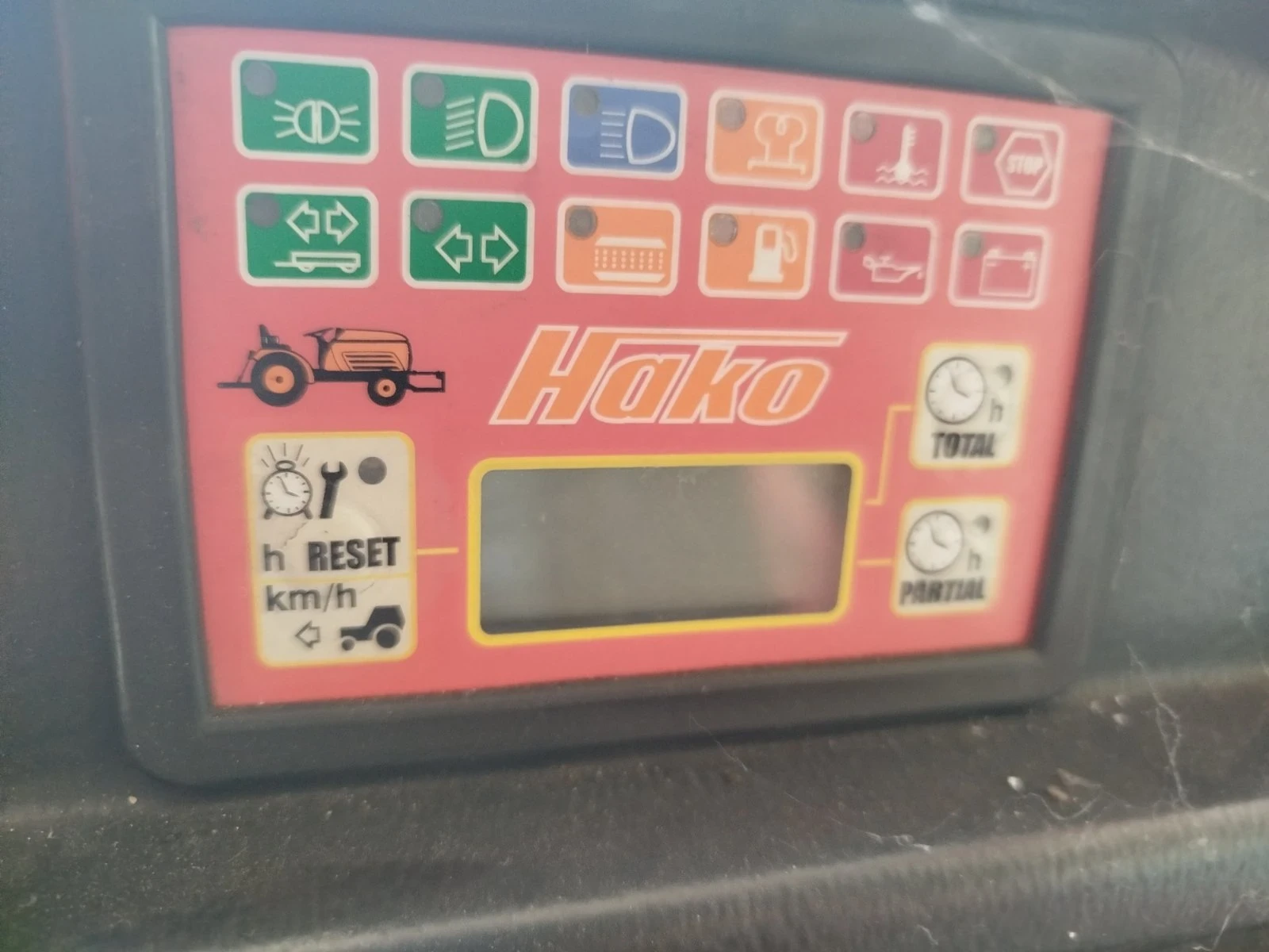 Друг вид Внос HAKOTRAC 1700 DA, снимка 10 - Селскостопанска техника - 55897950
