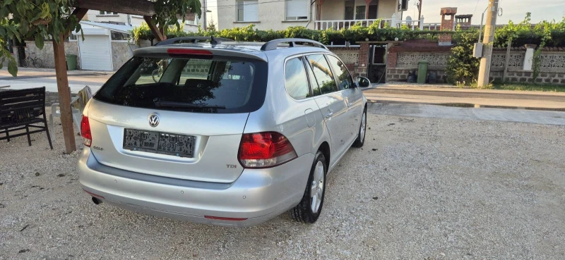 VW Golf 1.6 dci, снимка 11 - Автомобили и джипове - 46948636