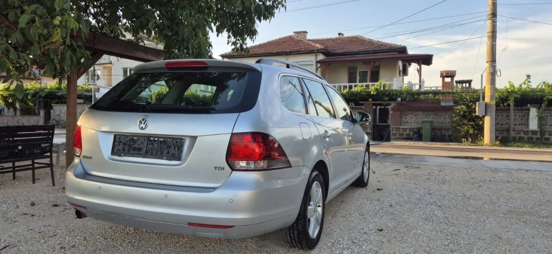 VW Golf 1.6 dci, снимка 14 - Автомобили и джипове - 46948636