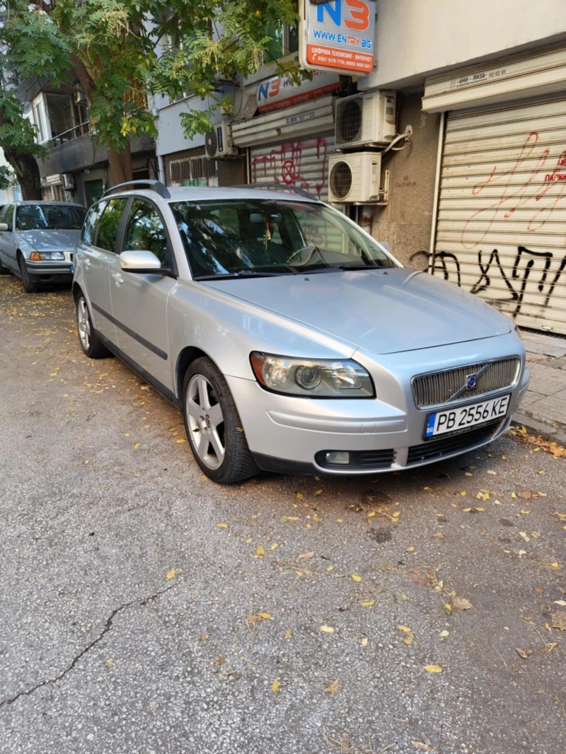 Volvo V50 Комби, снимка 1 - Автомобили и джипове - 48015171