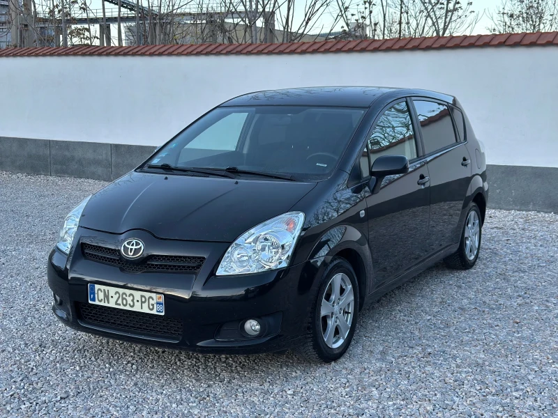 Toyota Corolla verso 2.2 D4D 7 местна, снимка 1 - Автомобили и джипове - 48442600