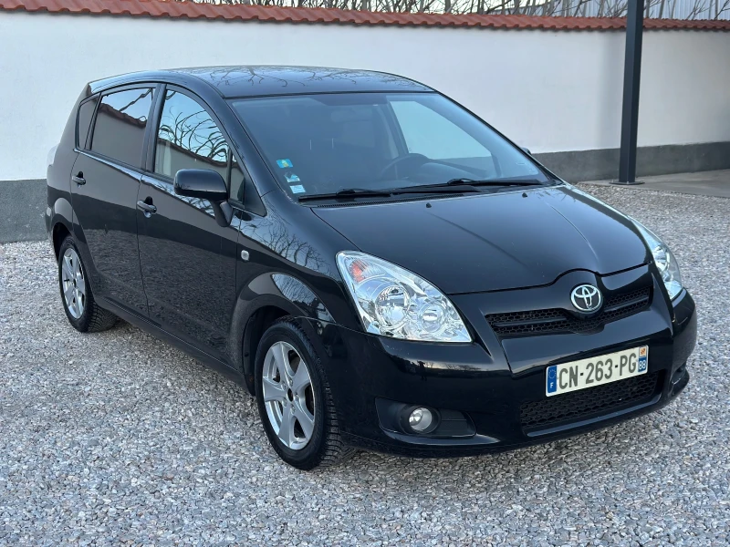 Toyota Corolla verso 2.2 D4D 7 местна, снимка 3 - Автомобили и джипове - 48442600