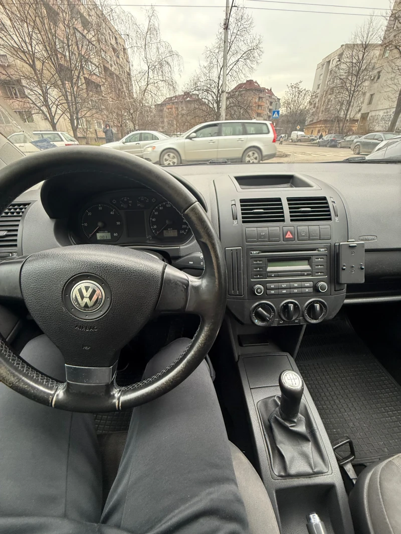 VW Polo, снимка 4 - Автомобили и джипове - 49009352