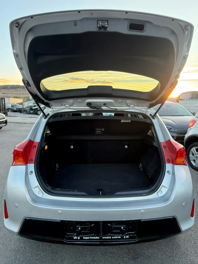 Toyota Auris 1.4D-4D LOUNGE, снимка 12 - Автомобили и джипове - 52326224