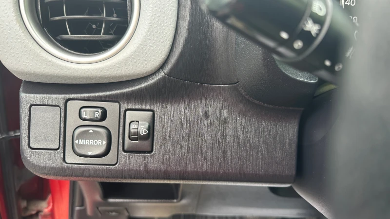 Toyota Yaris 1.5 Hybrid , снимка 17 - Автомобили и джипове - 52320855