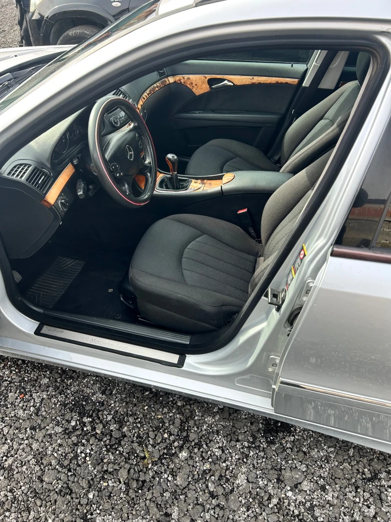 Mercedes-Benz E 280, снимка 7 - Автомобили и джипове - 53349732