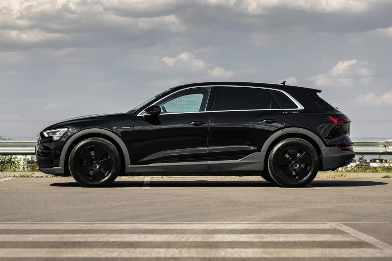 Audi E-Tron E Tron 50 quattro, снимка 6 - Автомобили и джипове - 53426091