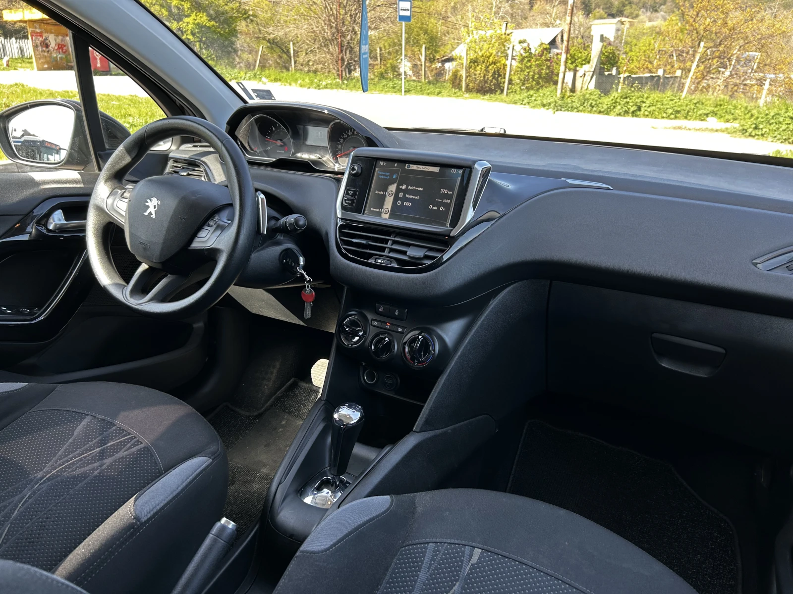 Peugeot 208 1.4 HDi - изображение 8