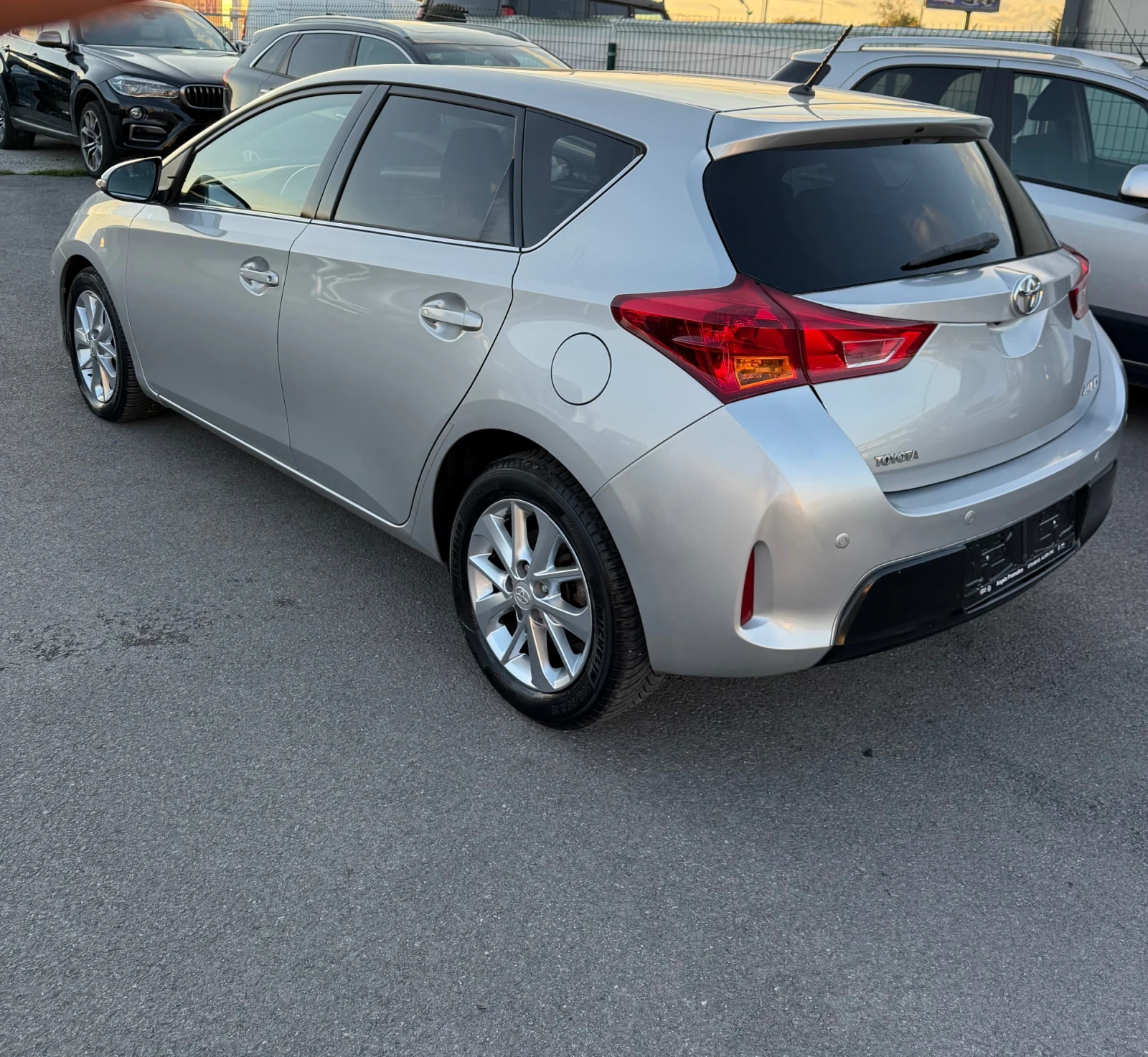 Toyota Auris 1.4D-4D LOUNGE - изображение 5