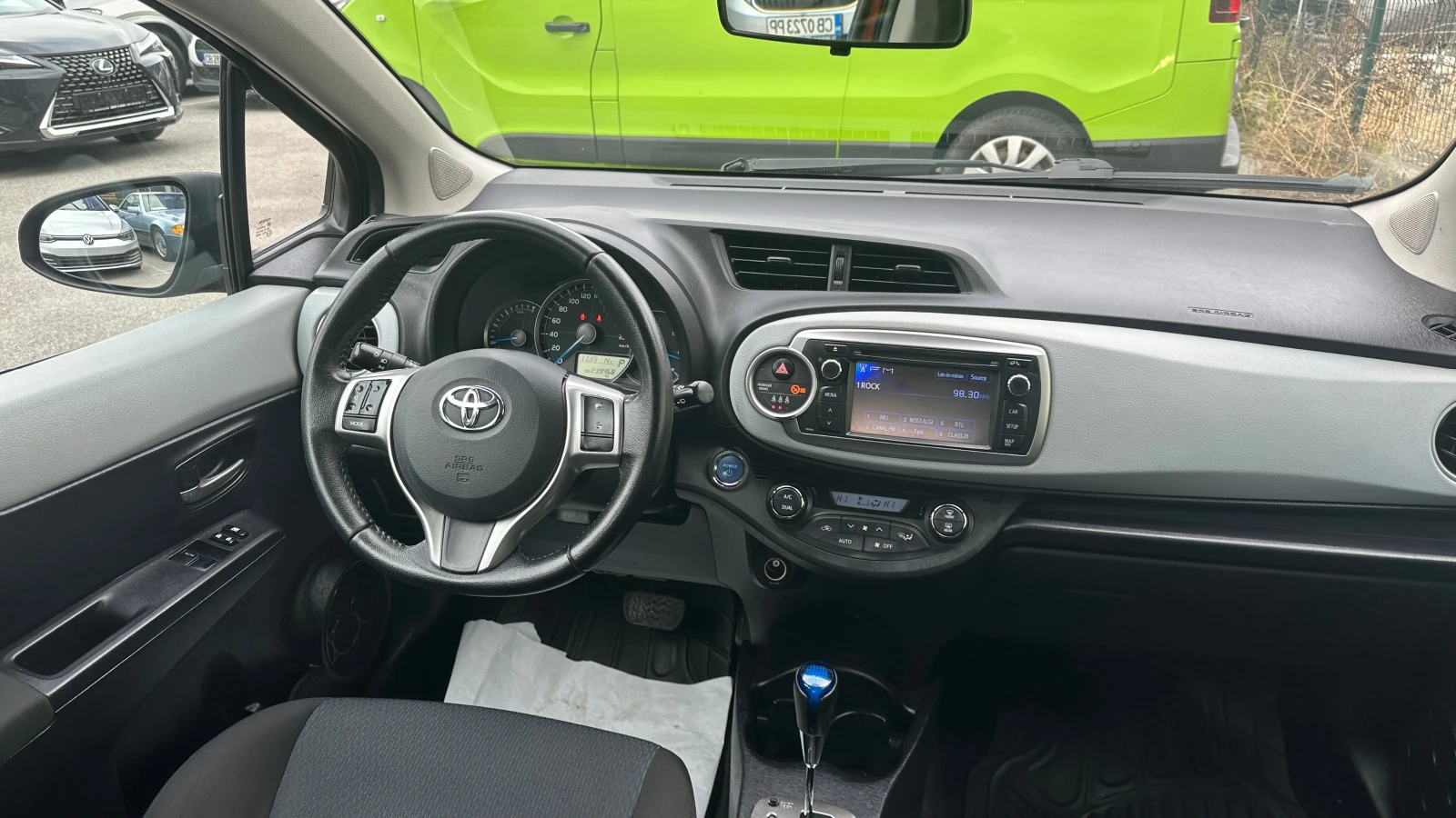 Toyota Yaris 1.5 Hybrid  | Mobile.bg   12