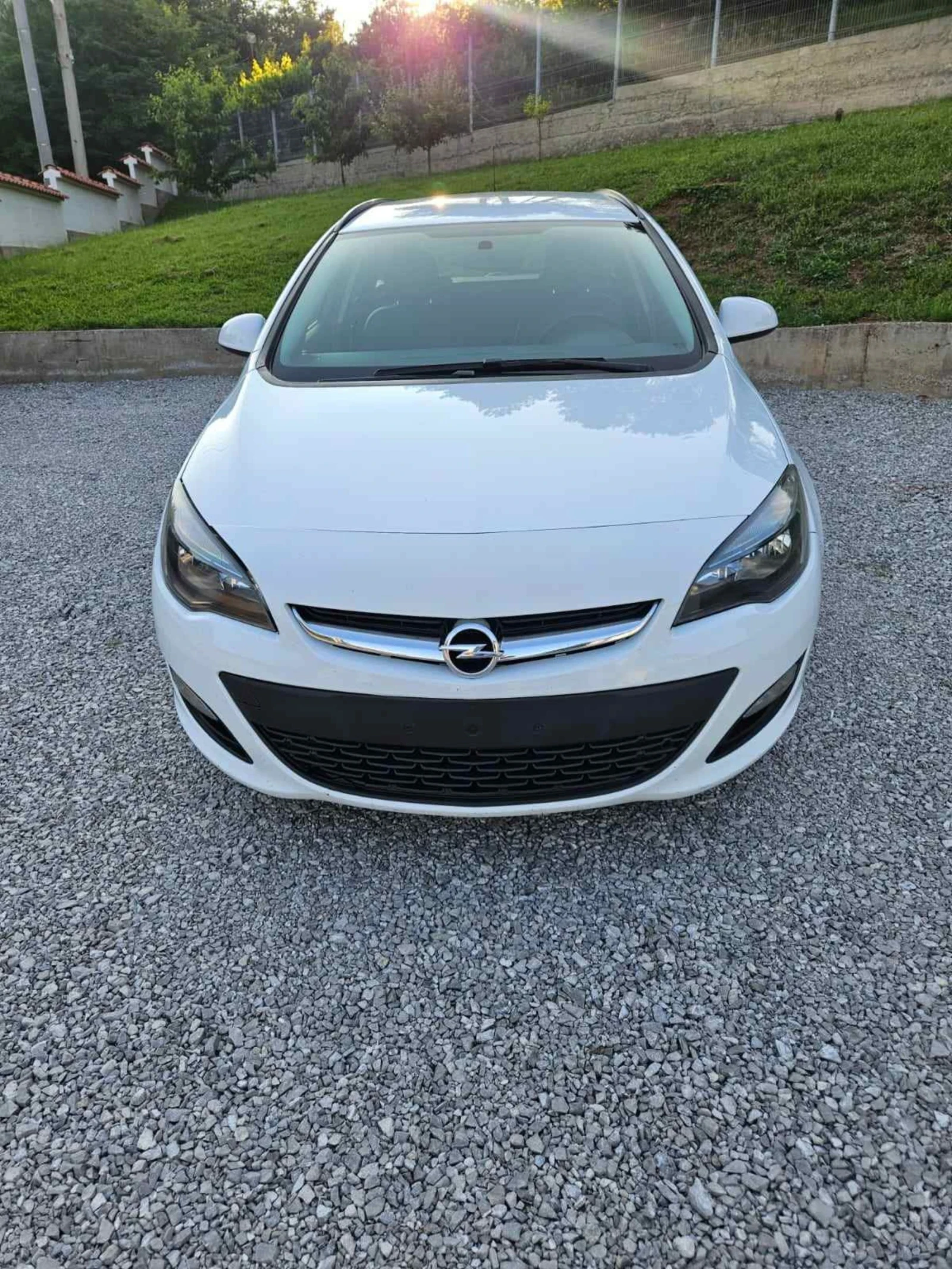 Opel Astra 1.6 cdti 110hp ИМА Регистрация! - изображение 2