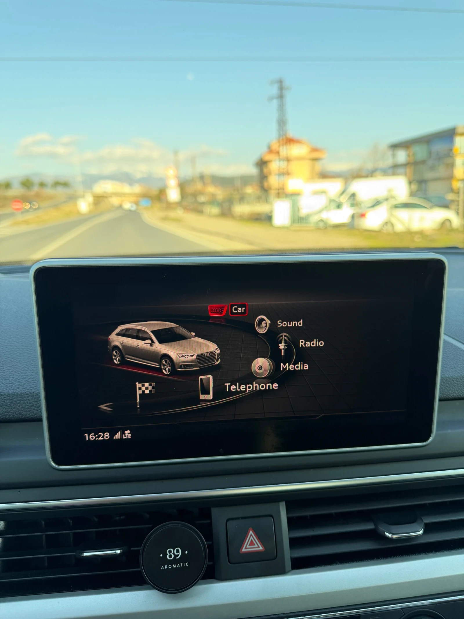 Audi A4 Audi A4 Avant 35 TDI Sport ACC Spur + Totwinkel * , снимка 14 - Автомобили и джипове - 53660843