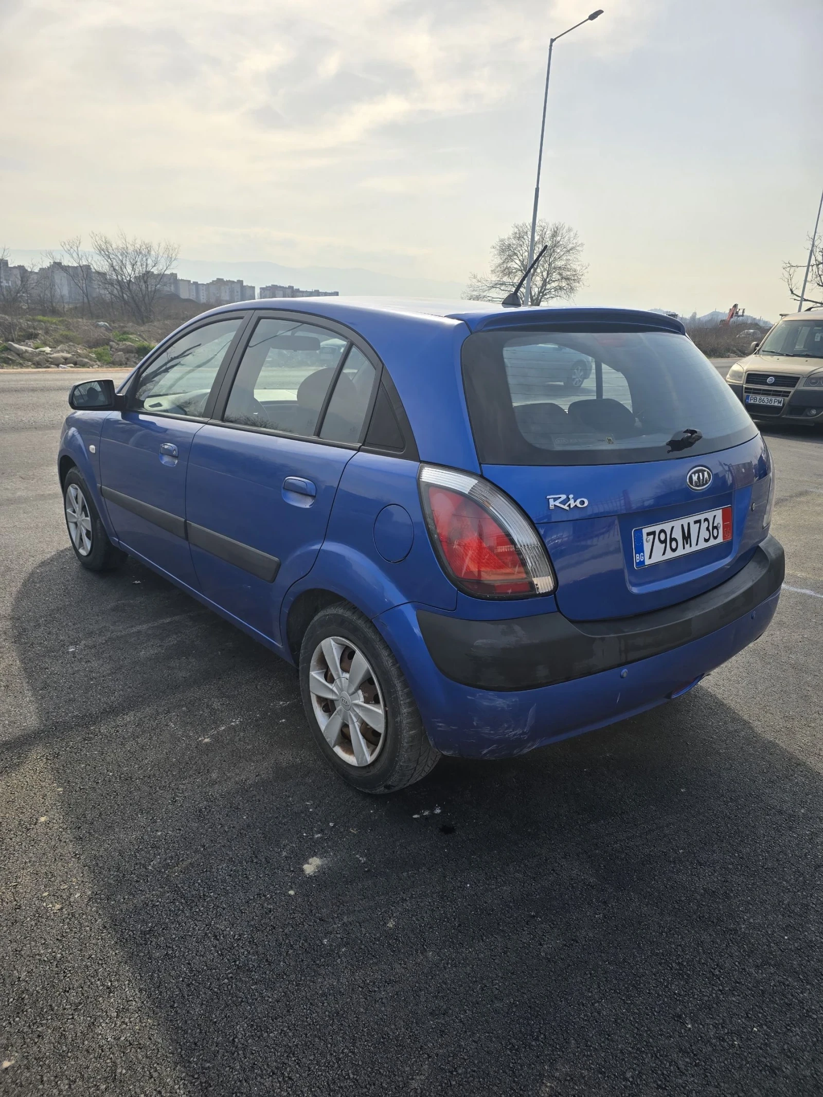 Kia Rio 1.4, снимка 5 - Автомобили и джипове - 53708273