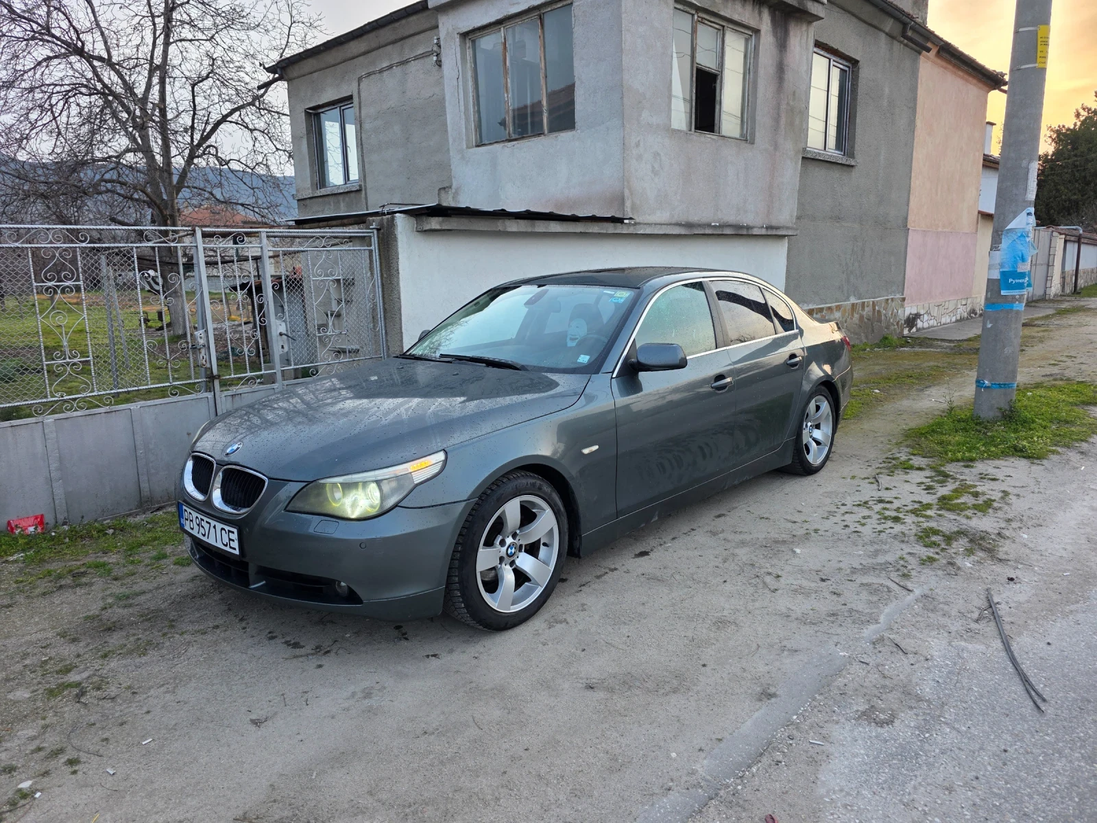 BMW 525 Бензин _газ, снимка 3 - Автомобили и джипове - 53880890
