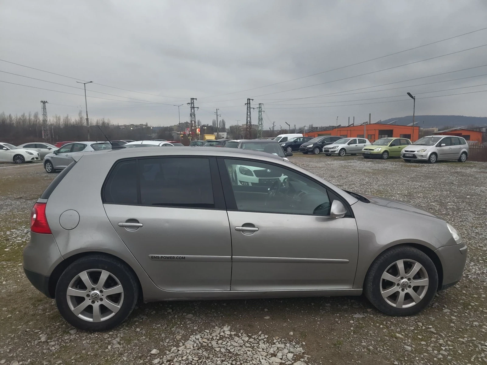 VW Golf 1.9 TDI - 6 Скорости , снимка 8 - Автомобили и джипове - 53953211