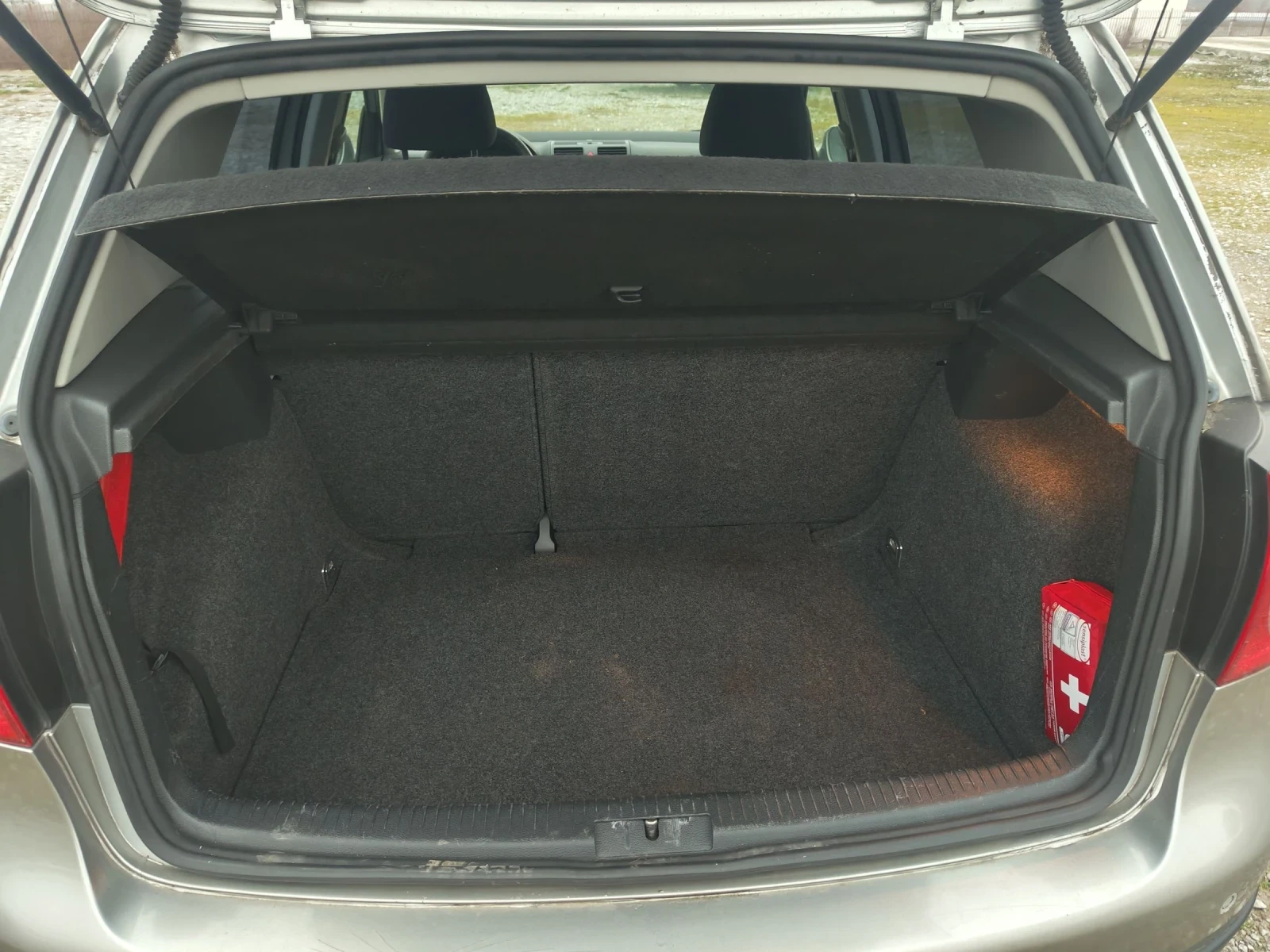 VW Golf 1.9 TDI - 6 Скорости , снимка 9 - Автомобили и джипове - 53953211