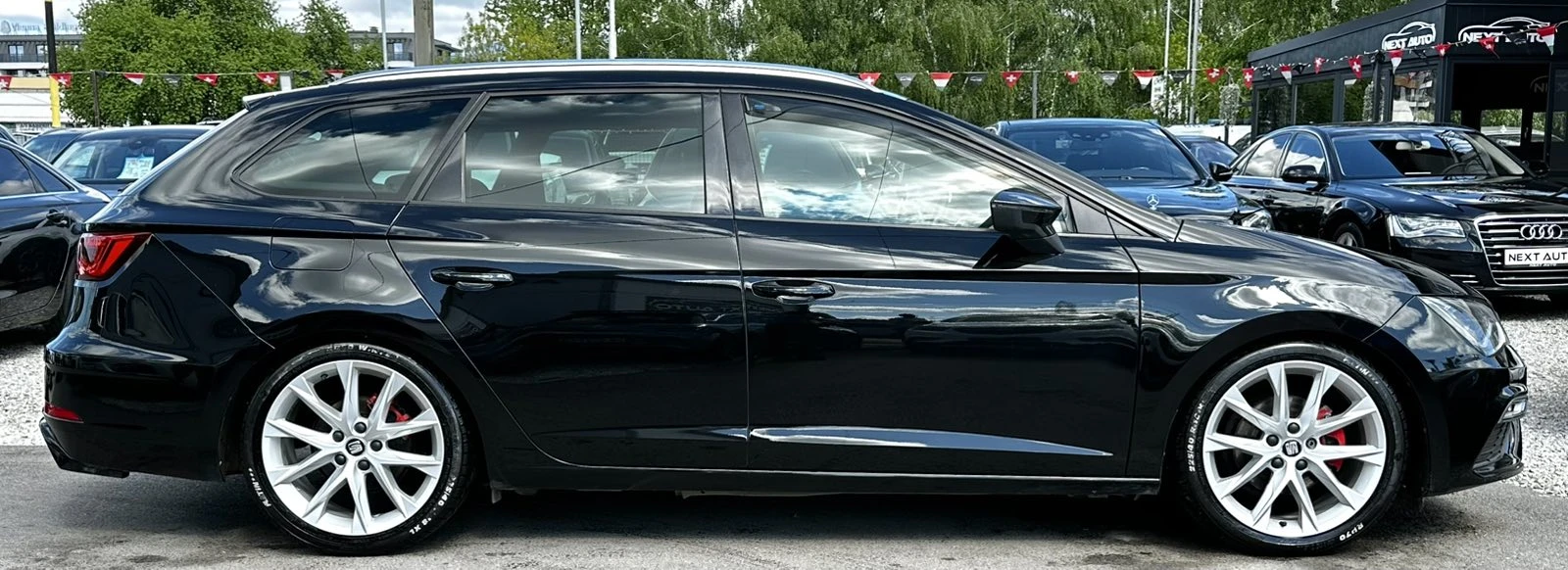 Seat Leon FR 1.4TSI 125HP PANO DIGITAL KEYLESS 100 000KM, снимка 4 - Автомобили и джипове - 54596902