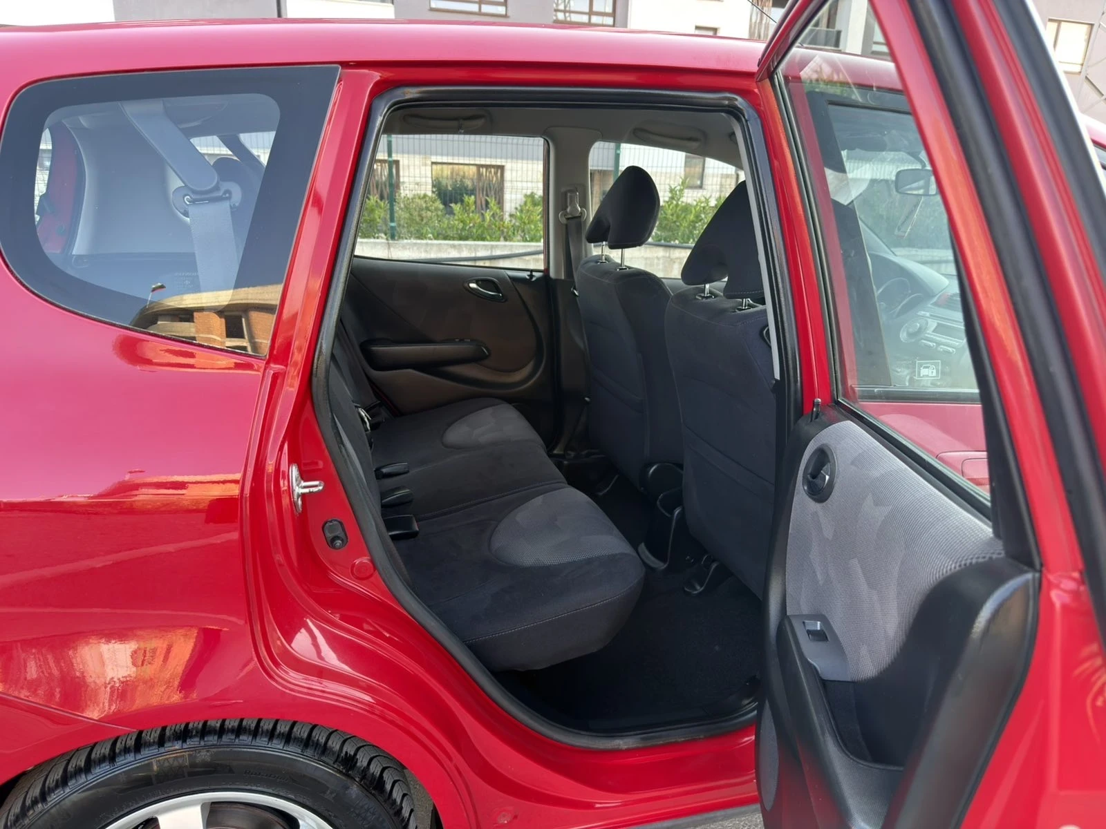 Honda Jazz 1.4i Automat, снимка 15 - Автомобили и джипове - 55178492