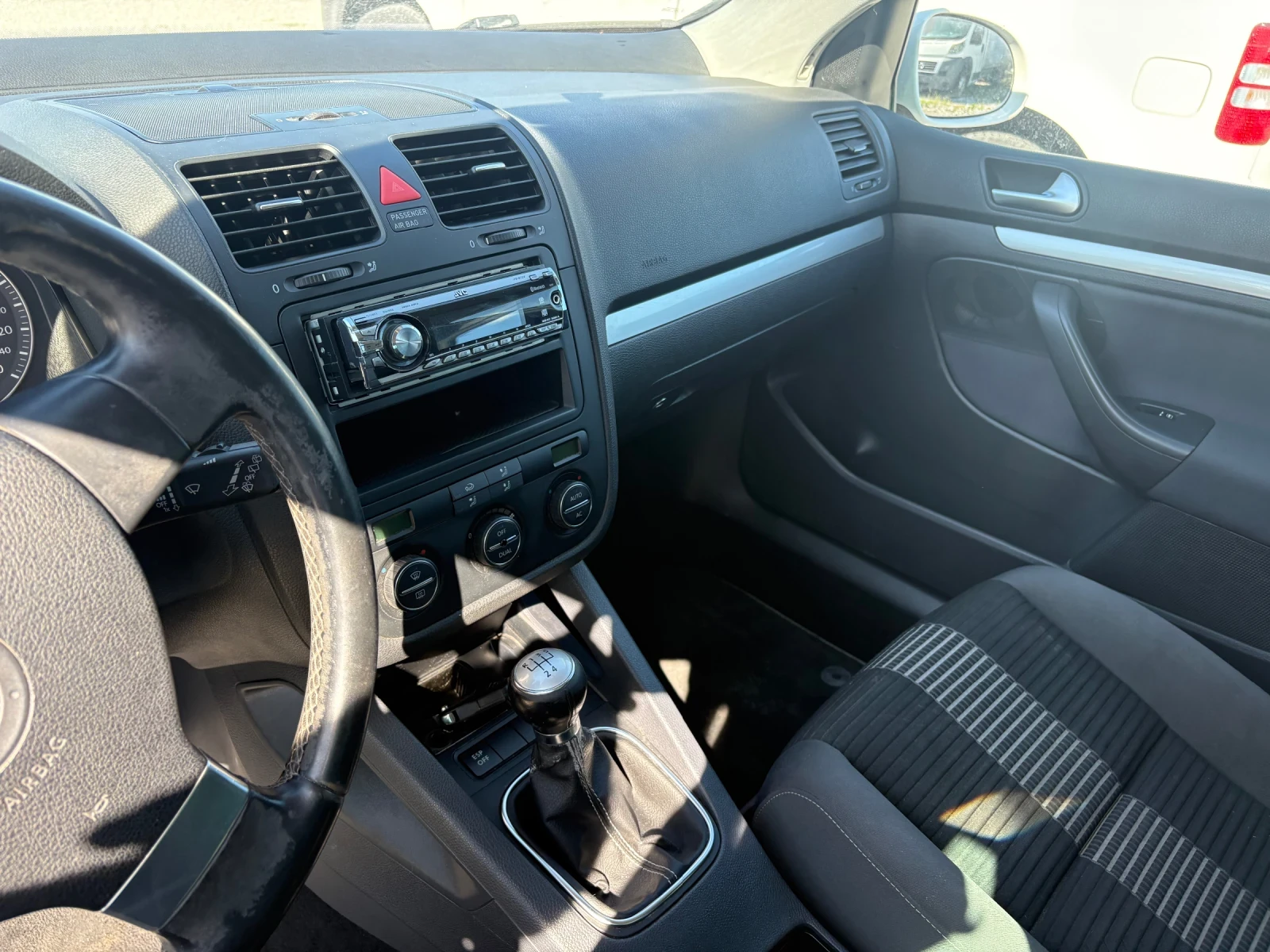VW Golf 1.6 ГАЗ-бензин, снимка 7 - Автомобили и джипове - 55738867