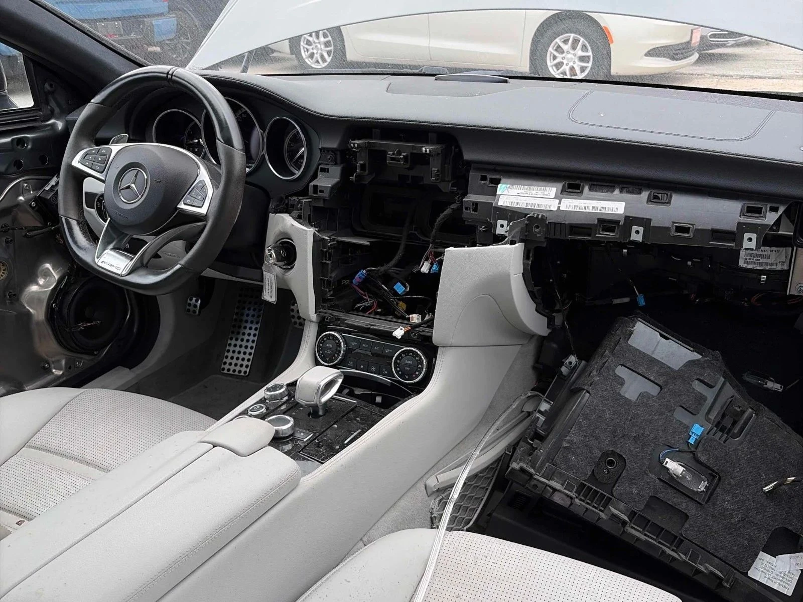 Mercedes-Benz CLS 63 AMG, снимка 16 - Автомобили и джипове - 56728890
