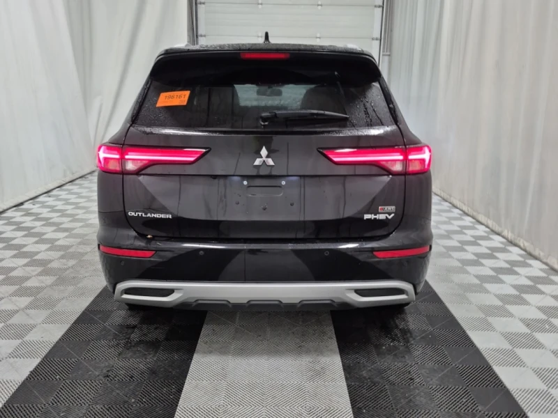 Mitsubishi Outlander CARFAX* АВТОФИНАНСИРАНЕ* БЕЗ ПЪРВОНАЧАЛНА ВНОСКА* , снимка 6 - Автомобили и джипове - 52788512