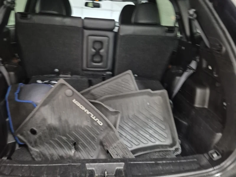 Mitsubishi Outlander CARFAX* АВТОФИНАНСИРАНЕ* БЕЗ ПЪРВОНАЧАЛНА ВНОСКА* , снимка 13 - Автомобили и джипове - 52788512