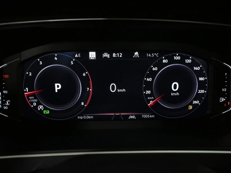 VW Tiguan Highline R-Line С РЕГИСТРАЦИЯ & АВТО КРЕДИТ, снимка 9 - Автомобили и джипове - 53272089