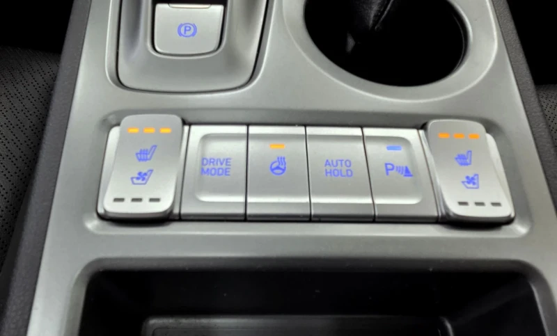 Hyundai Kona 64KWh/Premium/Шибидах/Blue link/Теглич, снимка 15 - Автомобили и джипове - 53512043