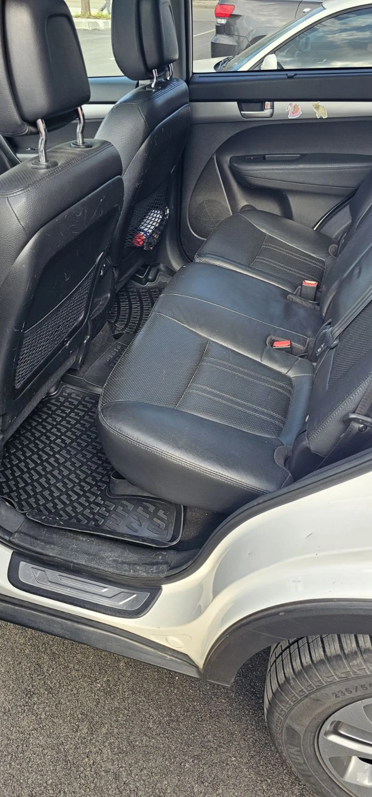 Kia Sorento 2.4 GDI AWD, снимка 5 - Автомобили и джипове - 55746316