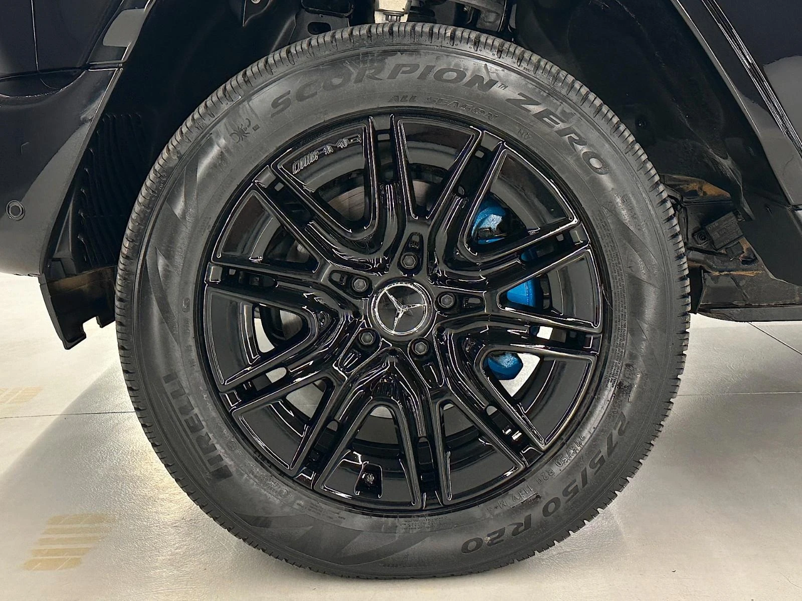 Mercedes-Benz G 580 EQ/AMG/4MATIC/EDITION ONE/CARBON/NIGHT/BURM/G-TURN - изображение 4