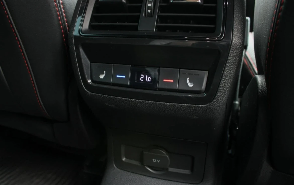 Skoda Kodiaq 2.0TDI RS DSG 4x4, снимка 11 - Автомобили и джипове - 54215834