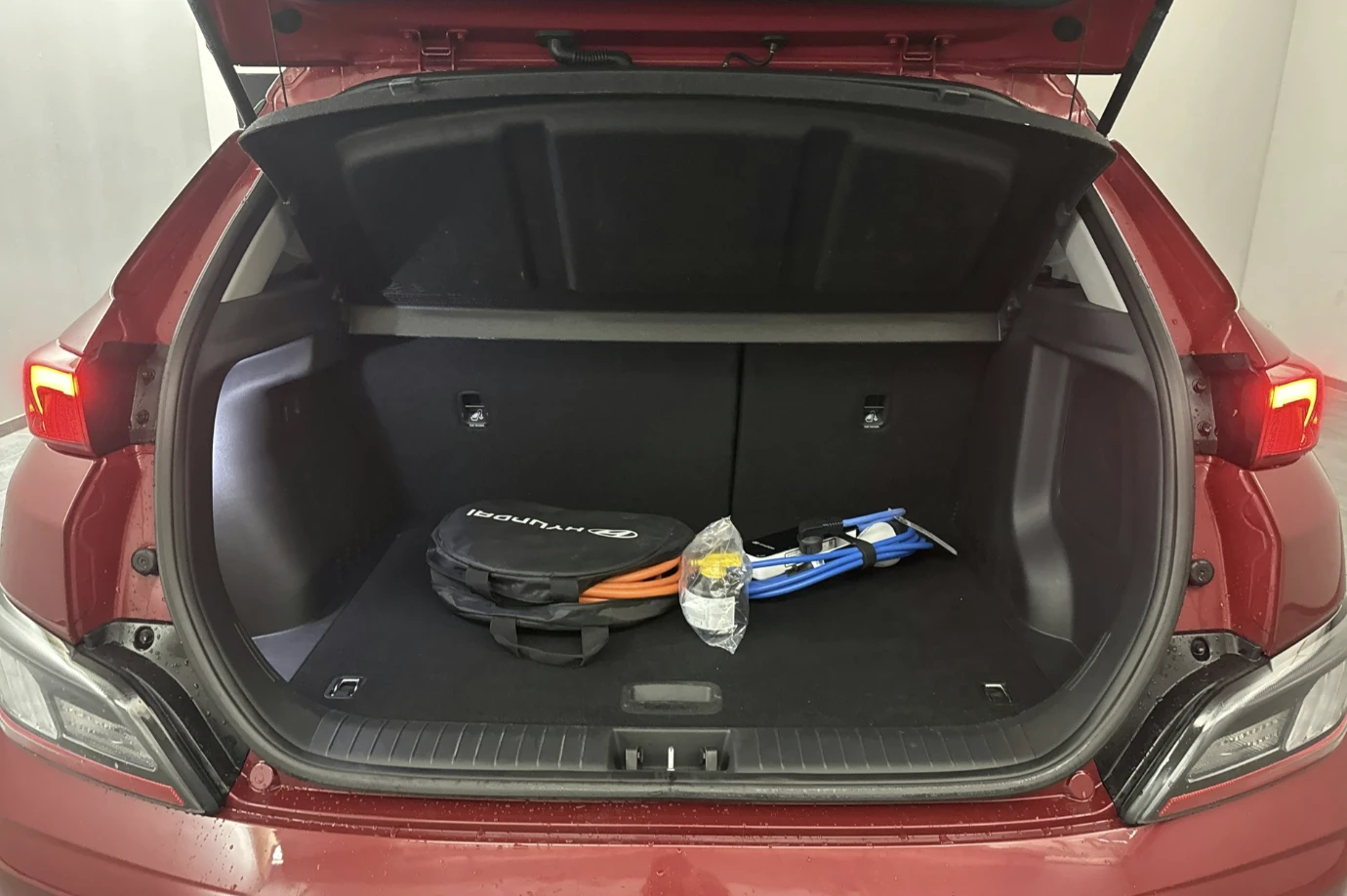 Hyundai Kona 64 kWh Prime, снимка 5 - Автомобили и джипове - 54738386